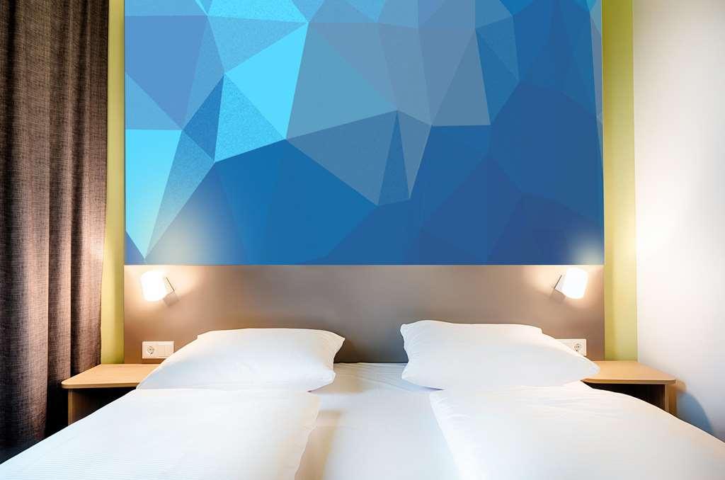 B&B Hotel Филлинген-Швеннинген Номер фото