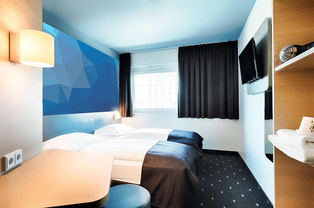 B&B Hotel Филлинген-Швеннинген Номер фото