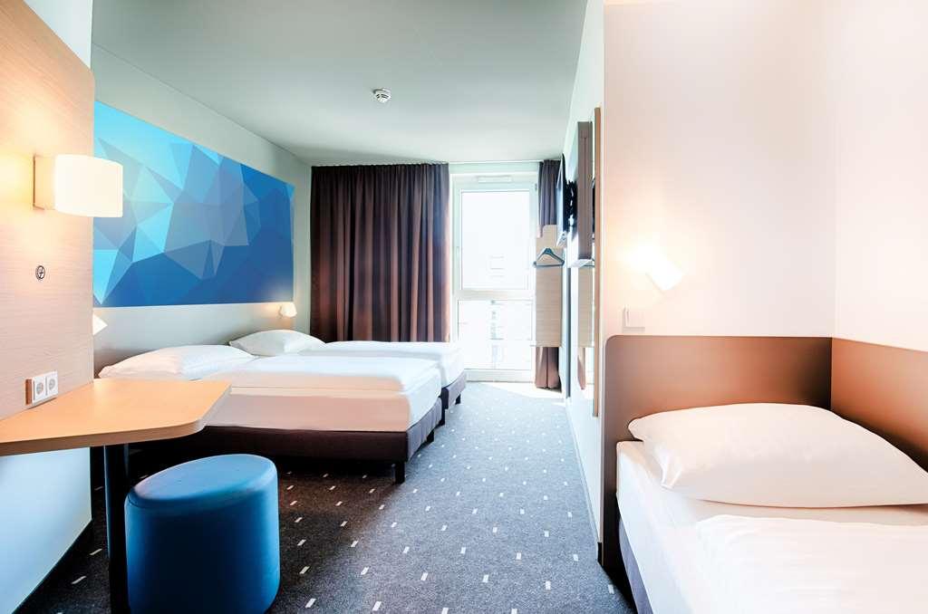 B&B Hotel Филлинген-Швеннинген Номер фото